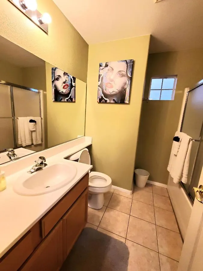 Sleeps 16, Jacuzzi, Entire Home Las Vegas USA